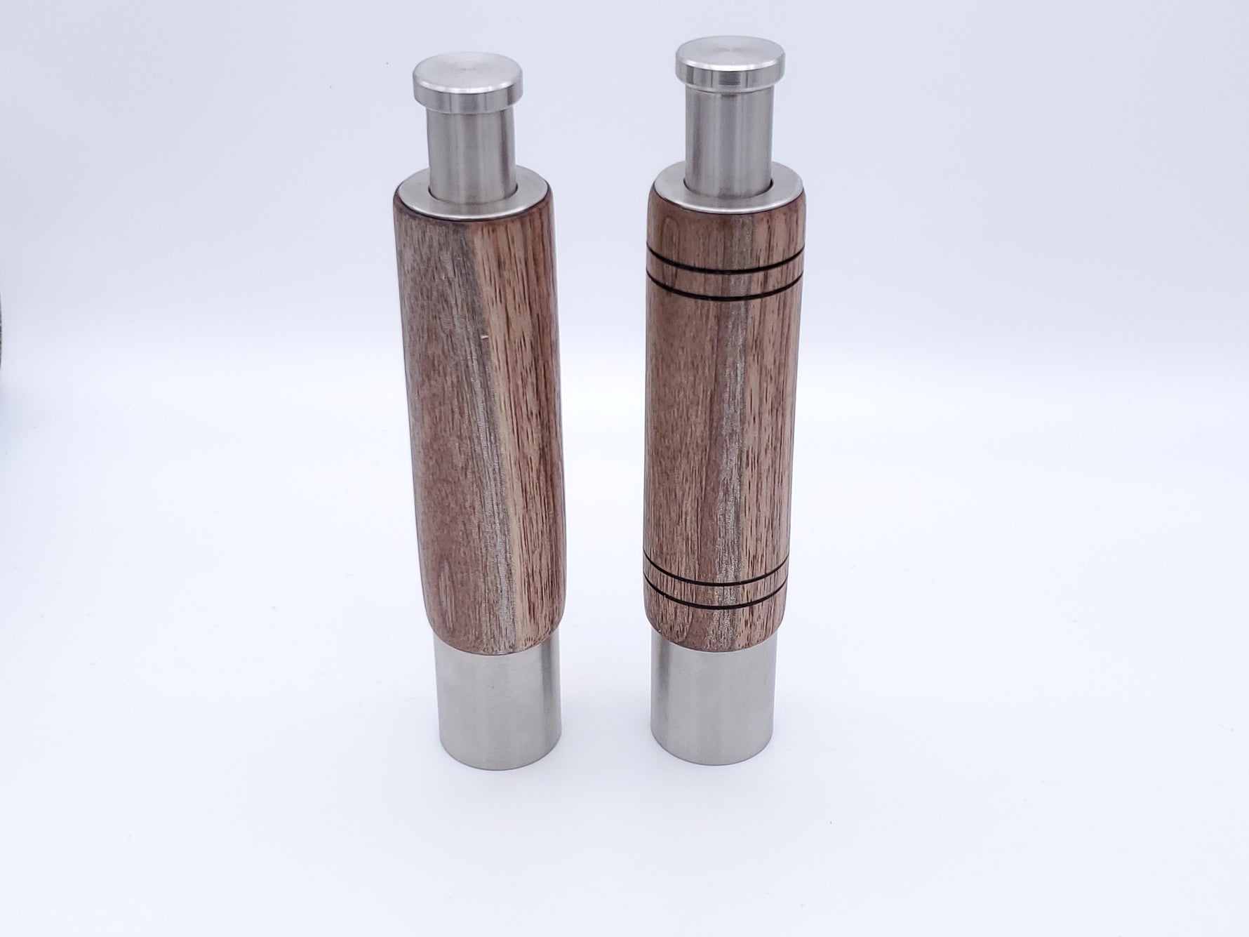 One-Handed Peppermill/Grinder Set for salt & pepper || Walnut image 0