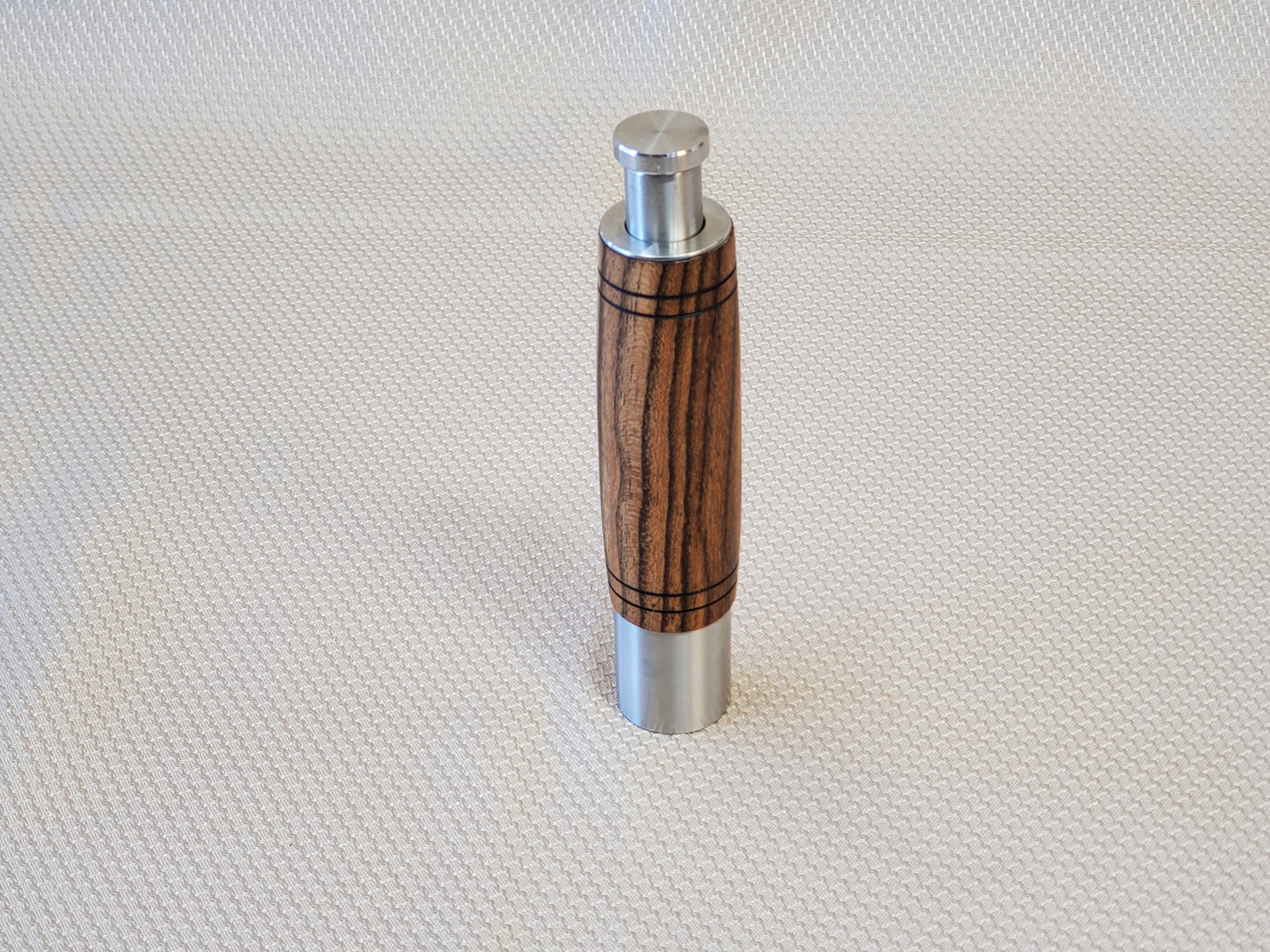 Press & Grind Mill/Grinder for salt or pepper image 0