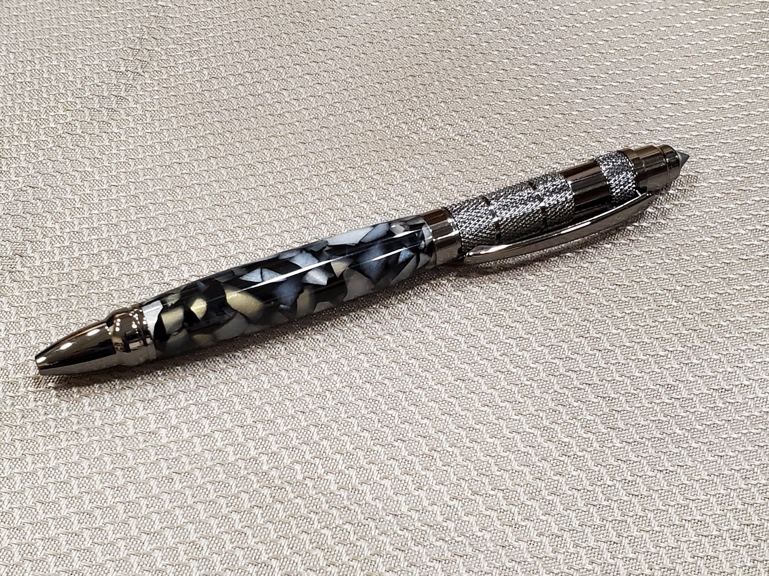 Tactical EDC Ballpoint Pen with Glass Breaker image 1