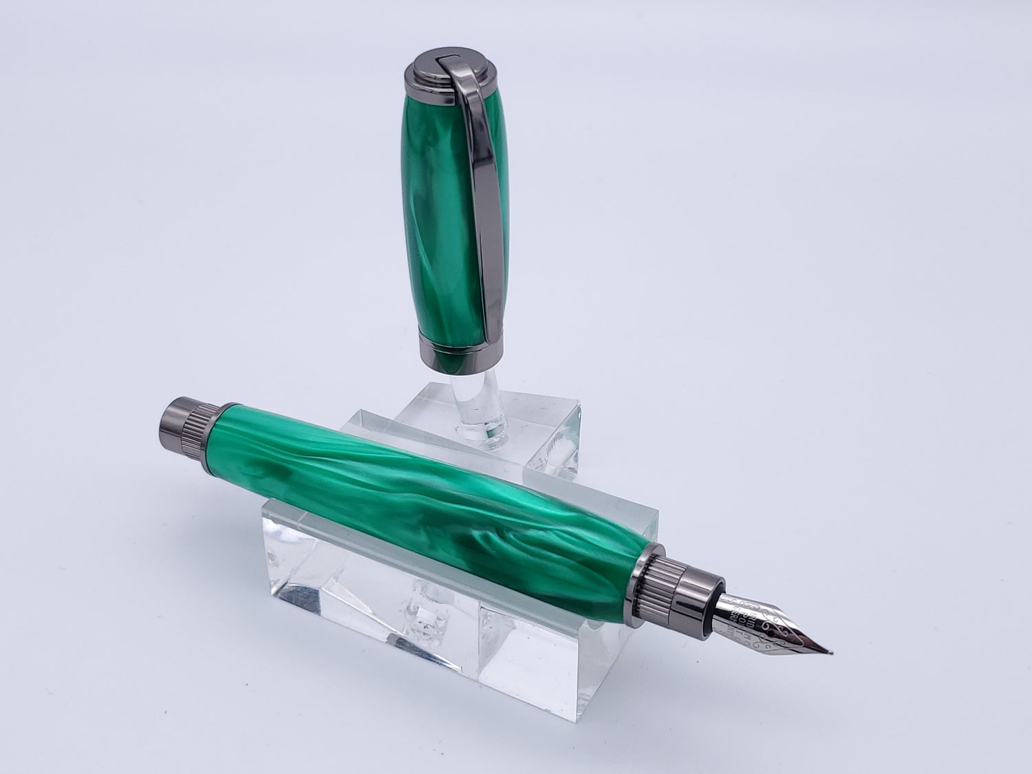 Green Shimmer Fountain Pen with Magnetic Cap image 0