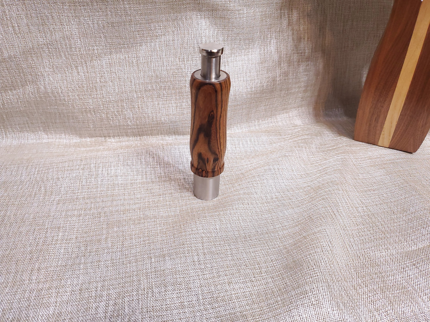 Press & Grind Mill/Grinder for salt or pepper image 0
