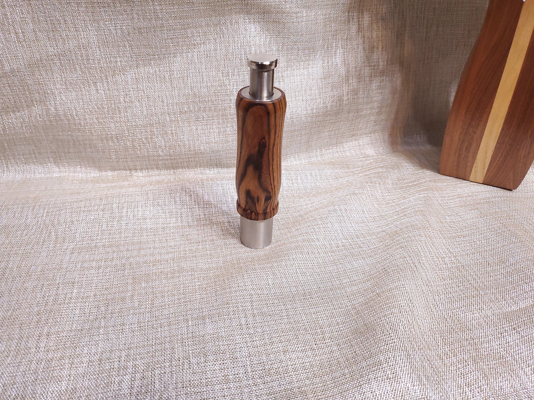 Press & Grind Mill/Grinder for salt or pepper image 0