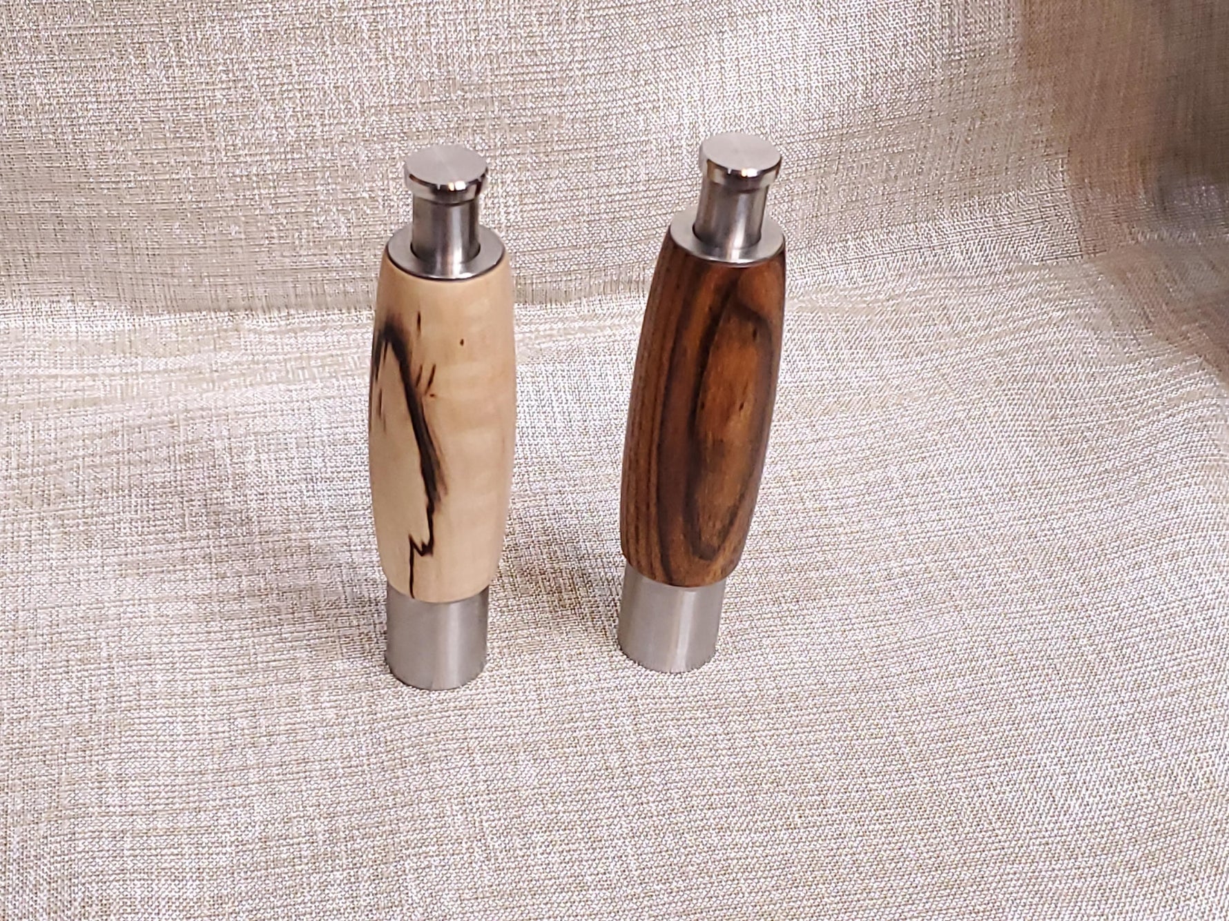 Press & Grind Mill/Grinder for salt or pepper image 3